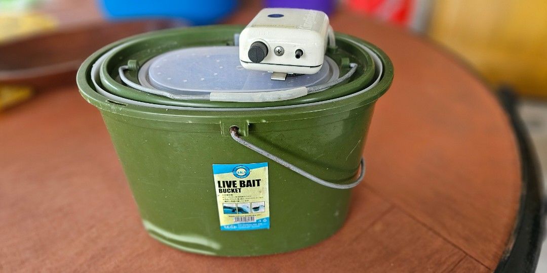 Bait bucket with aerator pump, Sports Equipment, Fishing on Carousell