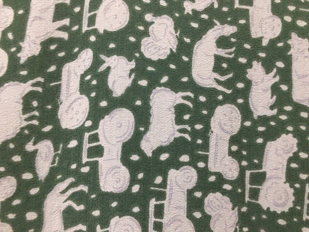 Basic blouse printed (Category: Blouses) located in Antipolo. Submitted by seylecious (Listing ID 1272829328, Image 2). Description: Blouse with long back cut Printed designs Fot Med to semi large Rfs: decluttering.