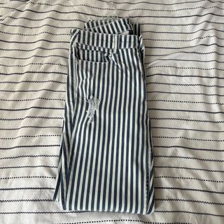 Pull & Bear Side Stripe Leggings, Women's Fashion, Bottoms, Other Bottoms  on Carousell