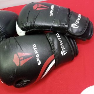 Boxing gloves for display UK for 95 per pair *X12