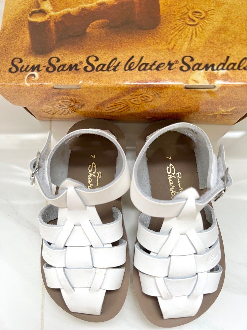 Saltwater shark store sandals uk