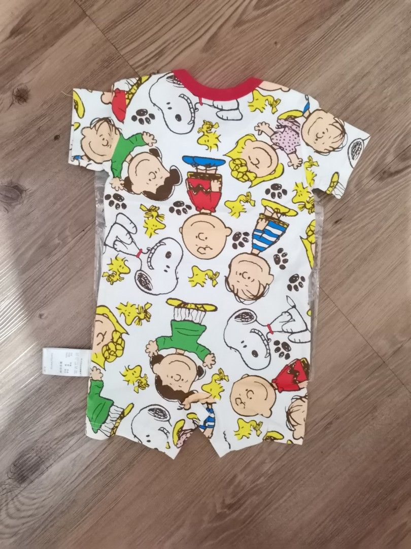(Brand New) Snoopy Red Romper size 70 (Category: Babies & Kids Fashion) located in Manila. Submitted by katocampo (Listing ID 1272841597, Image 3). Description: - size 70cm - height 70cm - weight 9kg - age 0-8 months - 100% cotton.