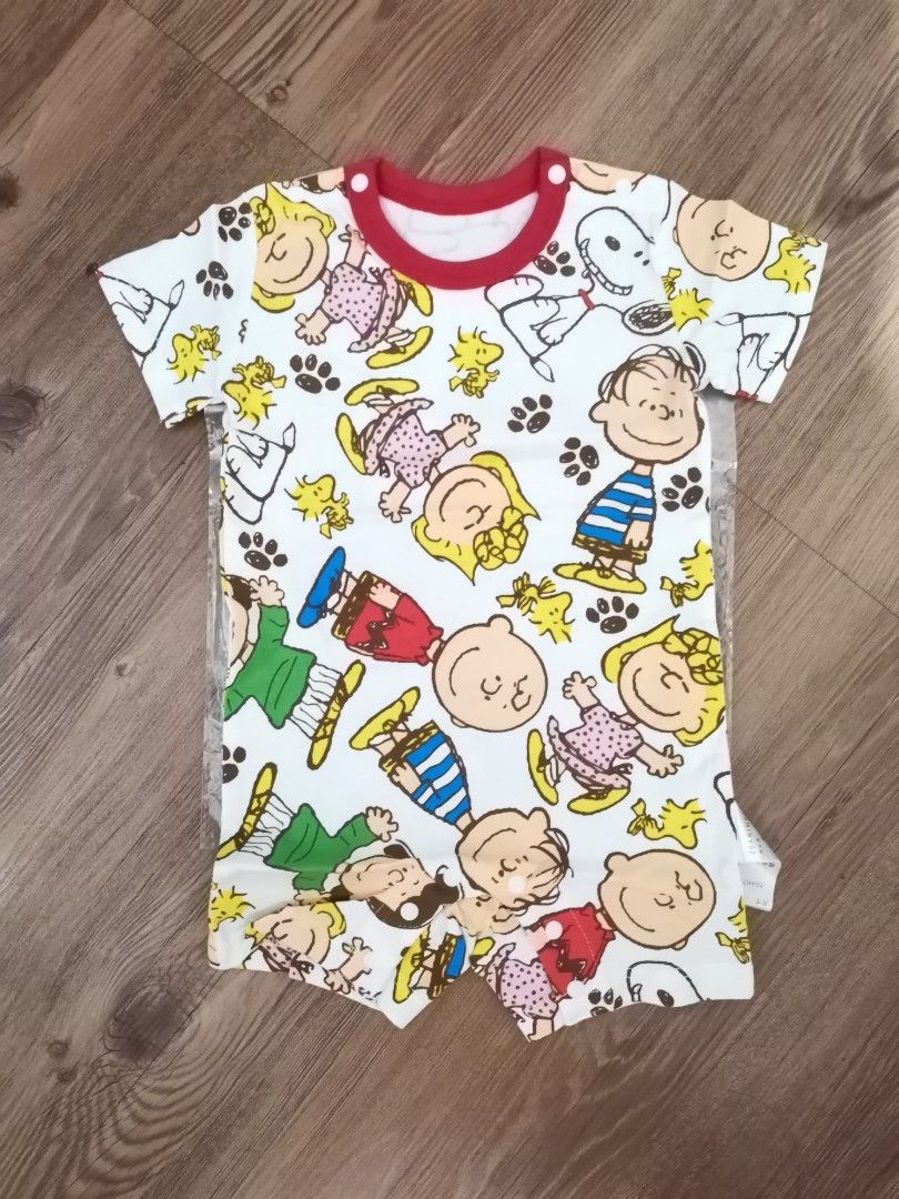 (Brand New) Snoopy Red Romper size 70 (Category: Babies & Kids Fashion) located in Manila. Submitted by katocampo (Listing ID 1272841597, Image 1). Description: - size 70cm - height 70cm - weight 9kg - age 0-8 months - 100% cotton.