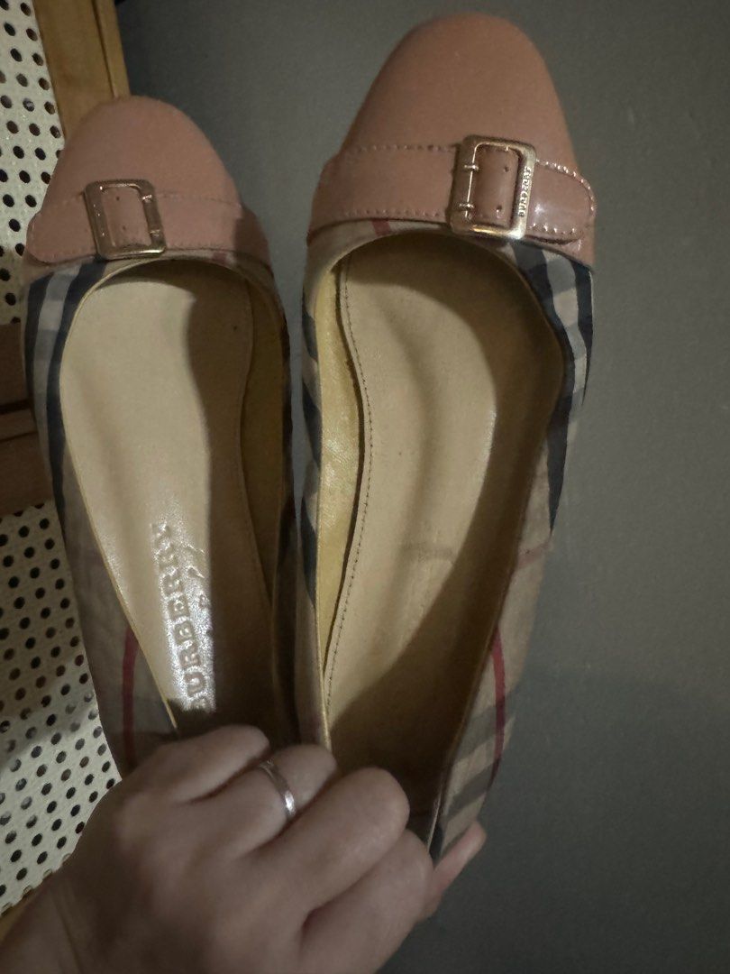 Burberry flats brown top