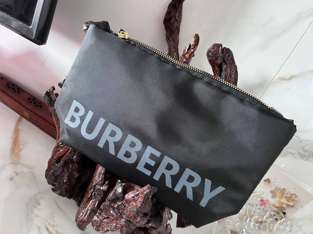 Burberry Make Up Pouch, Women's Fashion, Bags & Wallets, Purses