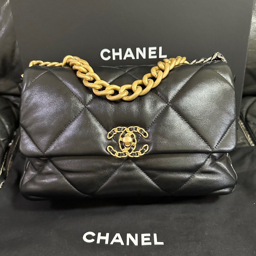 Chanel 19 sales medium