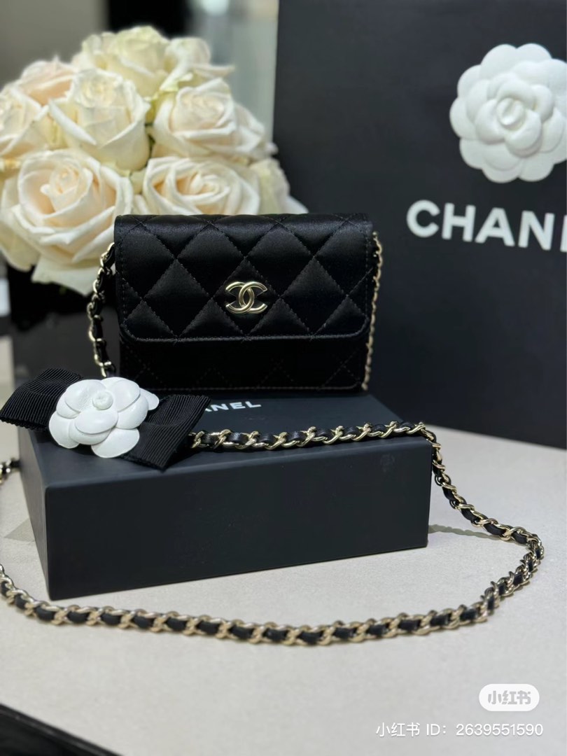 Chanel clutch hotsell on a chain