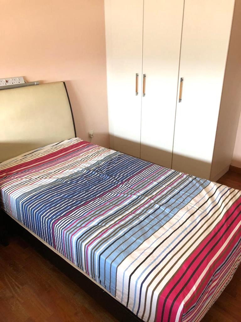 (Category: ) located in . Submitted by your_rental_specialist (Listing ID 1272766489, Image 1). Description: .