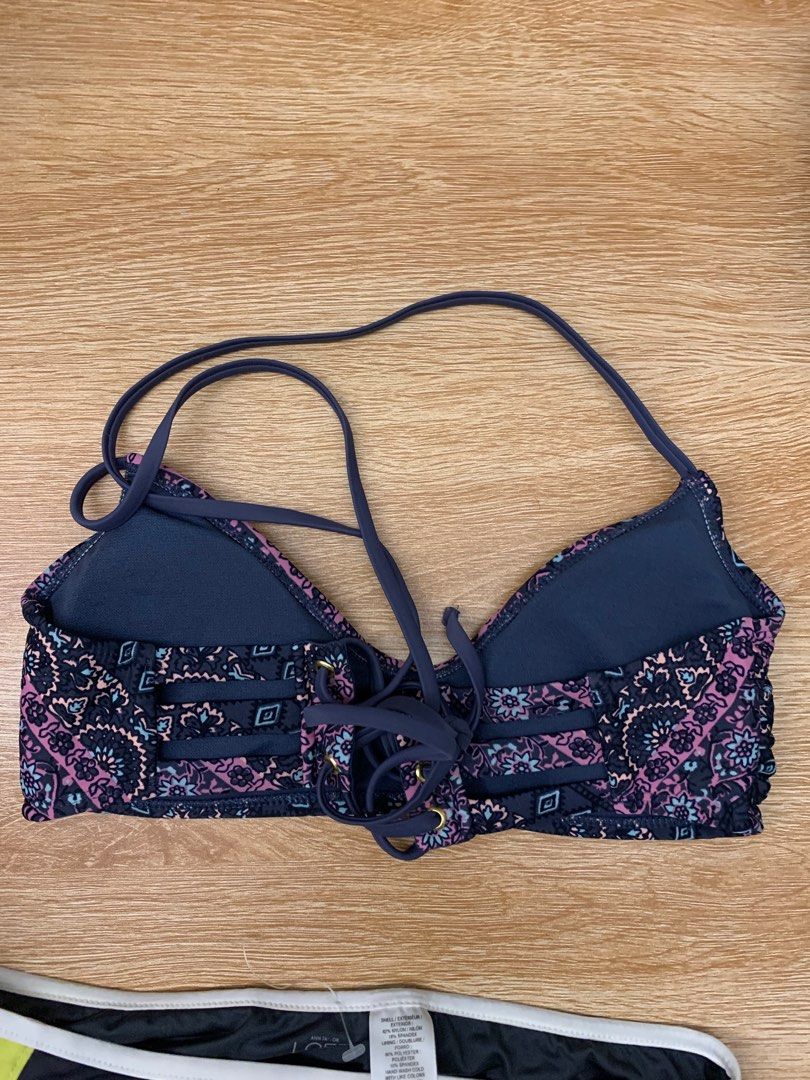 cute bikini set (Category: Bikinis & Swimsuits) located in Manila. Submitted by girlsfaveee (Listing ID 1272672538, Image 3). Description: barely used, like new good quality 👌 no issues.