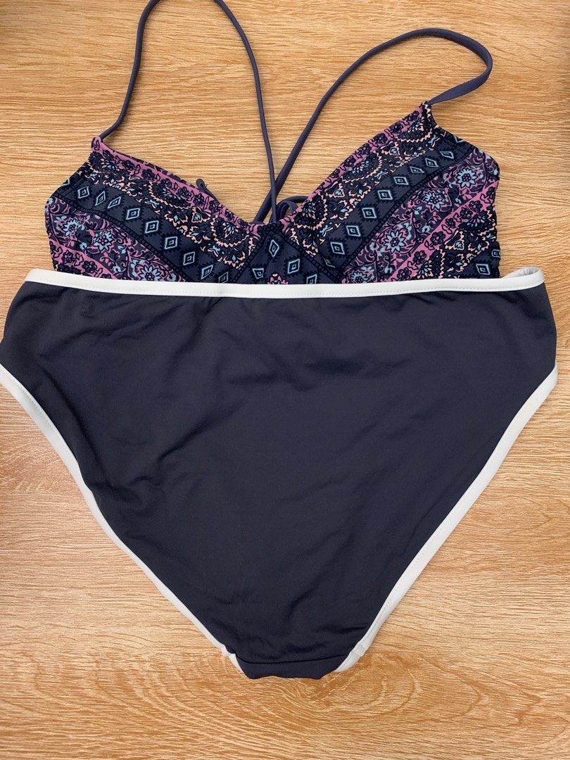 cute bikini set (Category: Bikinis & Swimsuits) located in Manila. Submitted by girlsfaveee (Listing ID 1272672538, Image 2). Description: barely used, like new good quality 👌 no issues.
