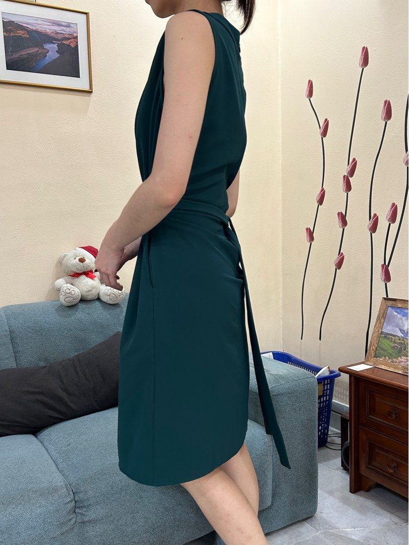 Dark green discount christmas dress