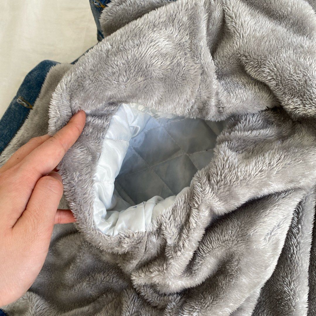 Denim jacket (Category: Women's Clothes) located in Melbourne. Submitted by atmxsphrx (Listing ID 1272648402, Image 3). Description: Medium- Large No noticeable flaws Really warm ! .