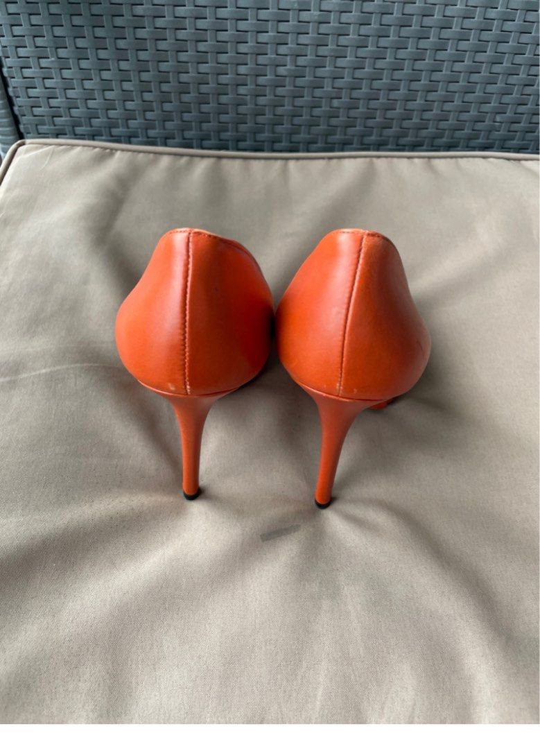 D&g logo heels best sale