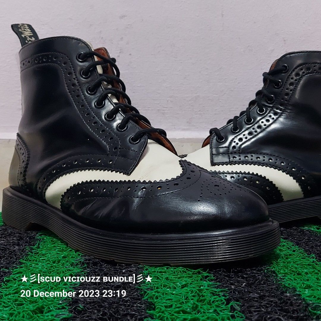 Doc martens 2024 wingtip boots