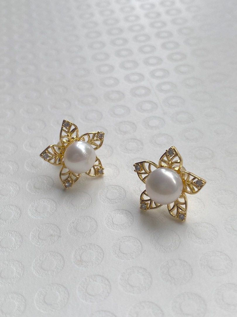 Gold pearl ear tops discount