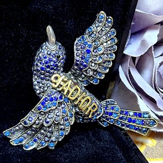 Affordable brooches outlet