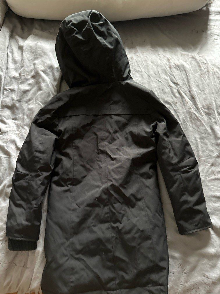 Gap outlet black parka