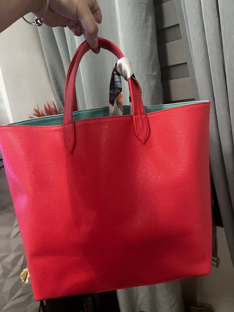GENERIC REVERSIBLE BAG, Women's Fashion, Bags & Wallets, Shoulder Bags ...