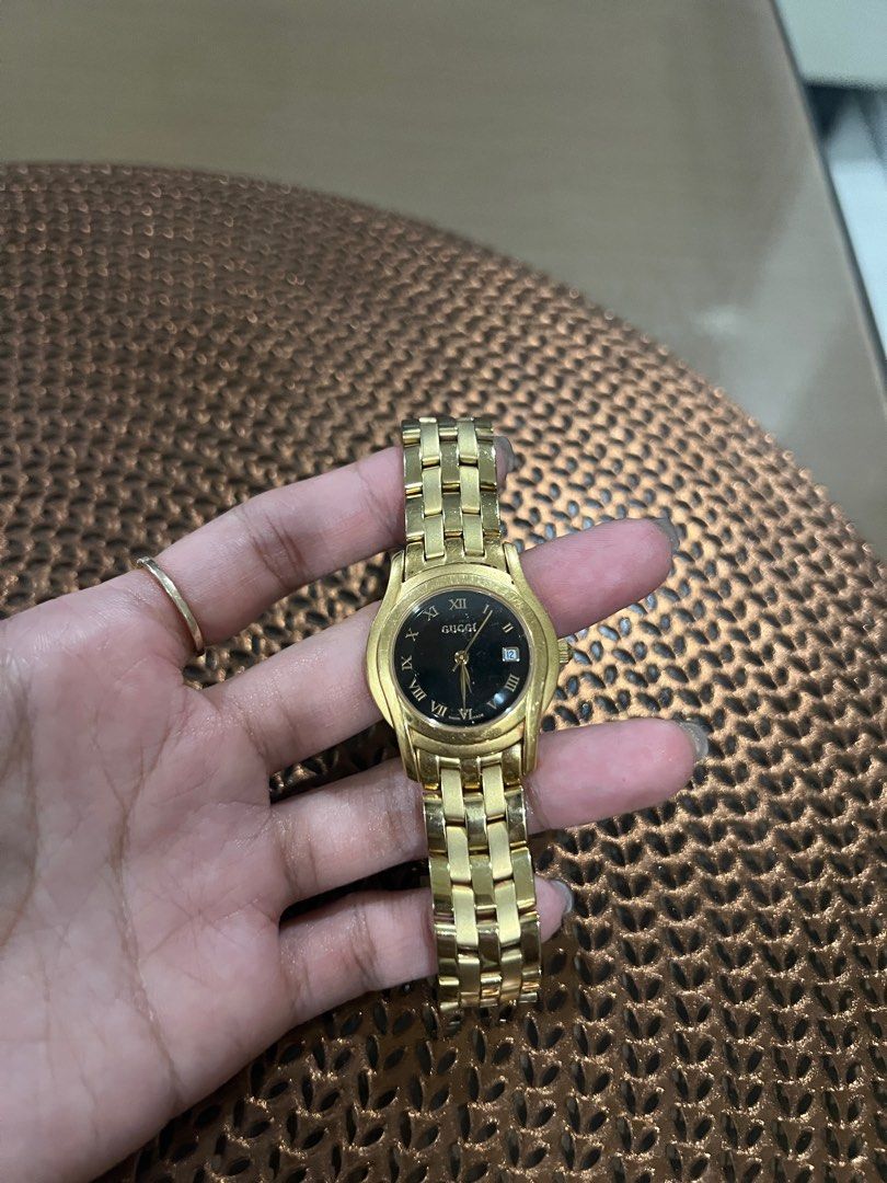 AUTHENTIC GUCCI GOLD WATCH