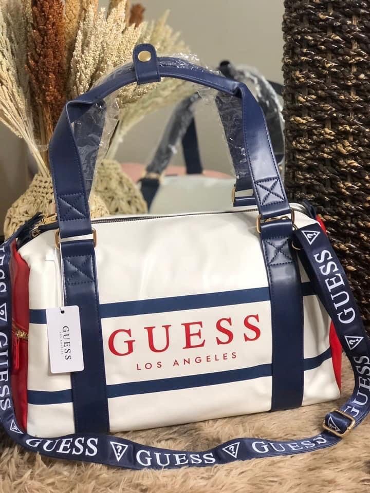 Guess factory women's hotsell logo duffle bag