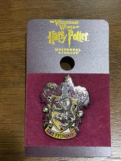Harry Potter Trunk Enamel Pin Badge