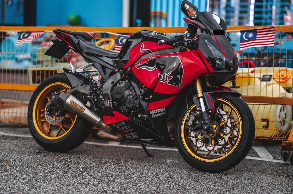 2015 fireblade store