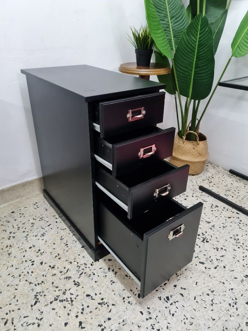 Klimpen store file cabinet