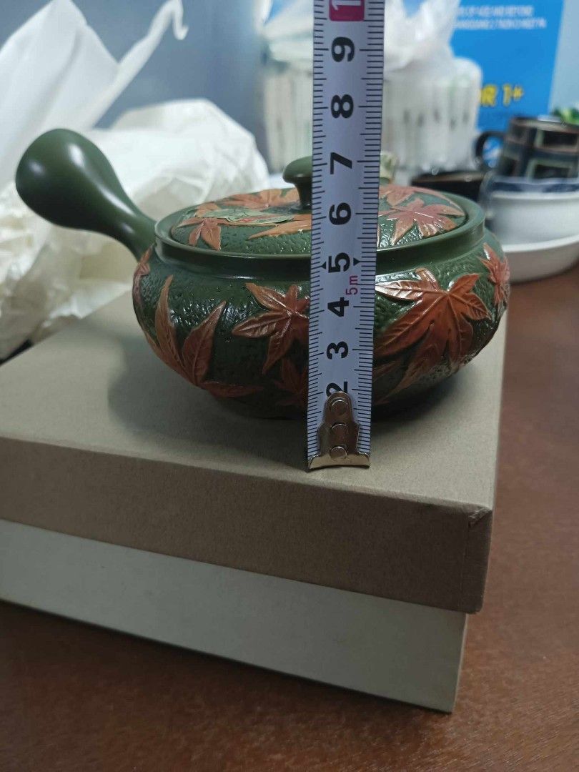 (japan surplus) A maple leaf themed (teapot) (Category: Other Kitchen Appliances) located in Valenzuela. Submitted by dacleslest16486 (Listing ID 1272906982, Image 3). Description: .