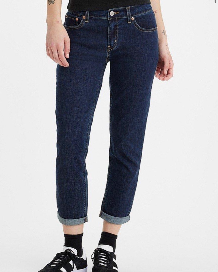 LEVI S WOMEN S MID RISE BOYFRIEND JEANS 26 Women s Fashion
