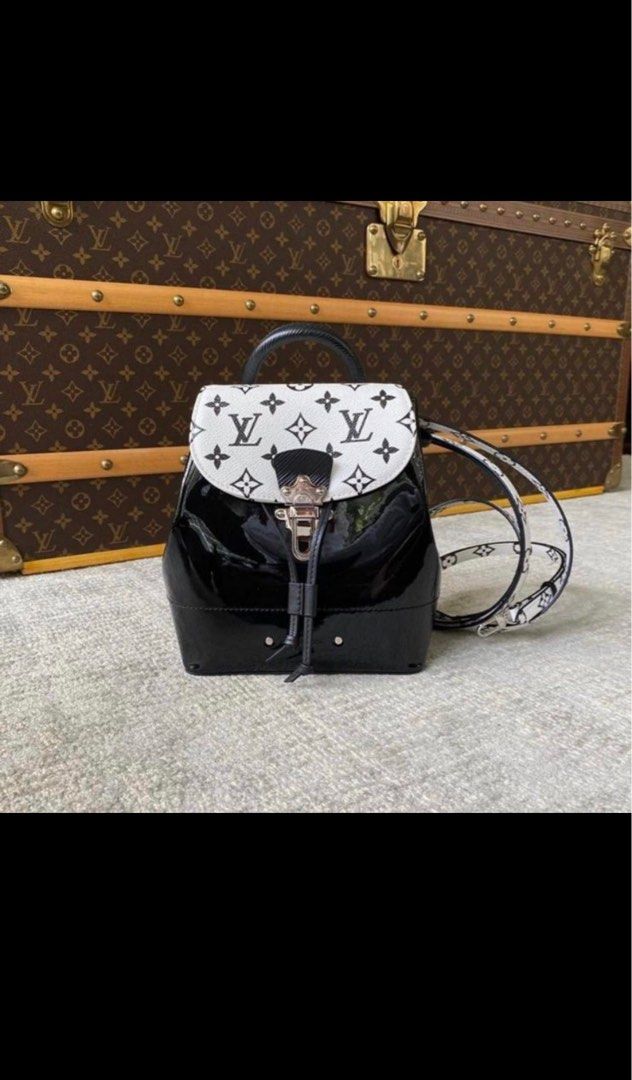 Louis vuitton hot springs backpack sales