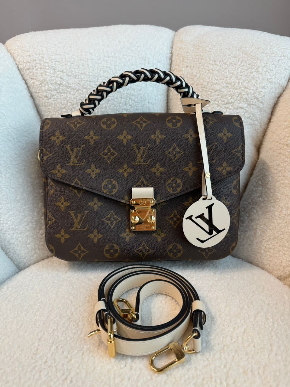 Pochette metis hotsell colors