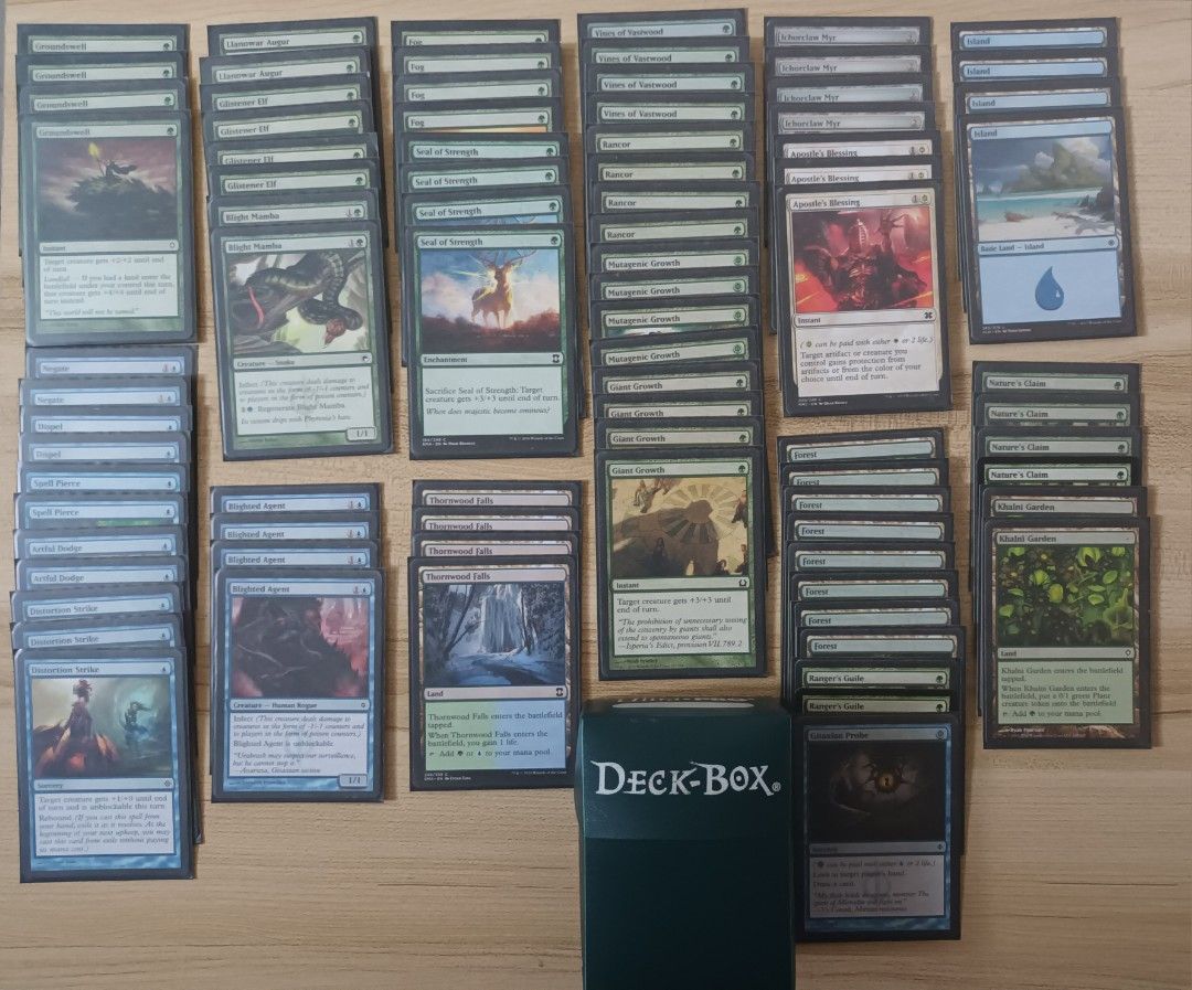 Magic the Gathering Pauper Infect Deck (w/ sideboard) and deckbox