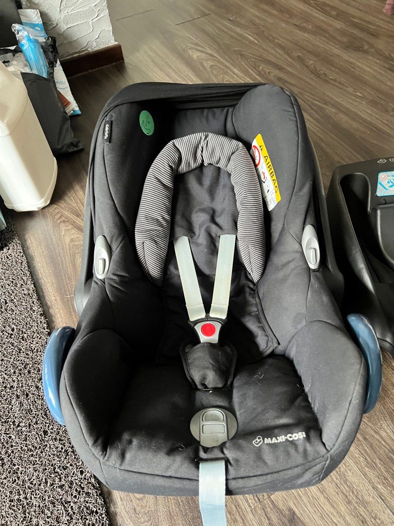 Maxi cosi cabriofix base FOC Babies Kids Going Out Car