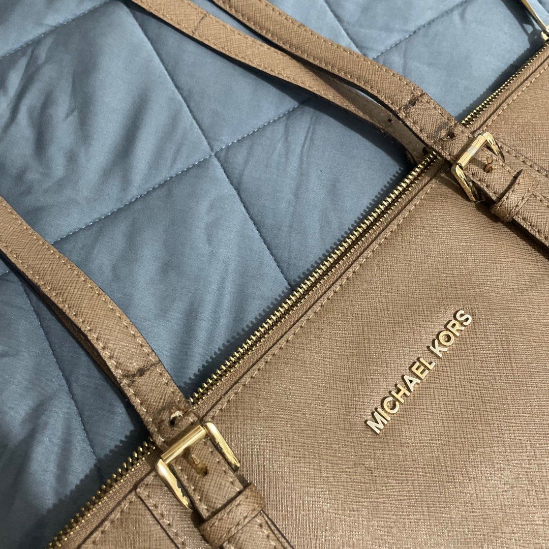 Michael kors hotsell jet set truffle