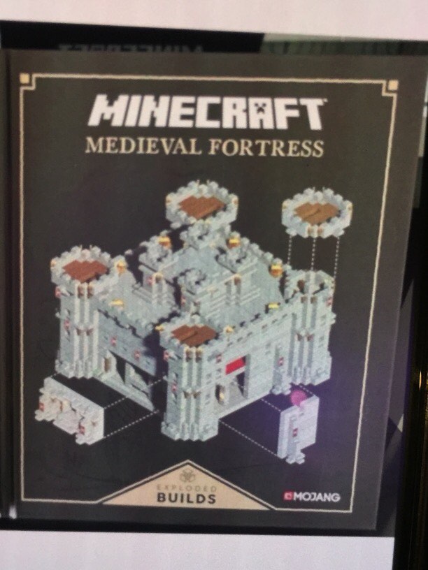 Minecraft medieval fortress, Hobbies & Toys, Toys & Games on Carousell