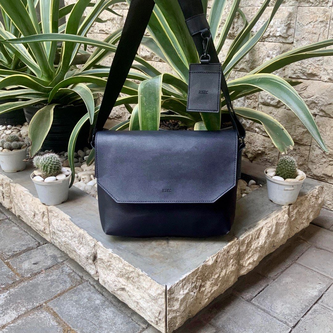 ショルダーバッグ MONSTER REPUBLIC MSRC 004 MINI BAG BLACK 200507367518 ショルダーバッグ MONSTER REPUBLIC MSRC 004 MINI BAG BLACK