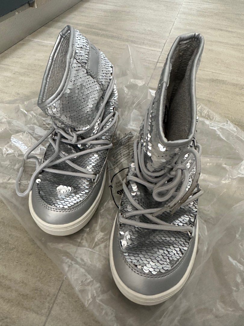 Moonboot snow boots size UK2.5 35 Women s Fashion Footwear