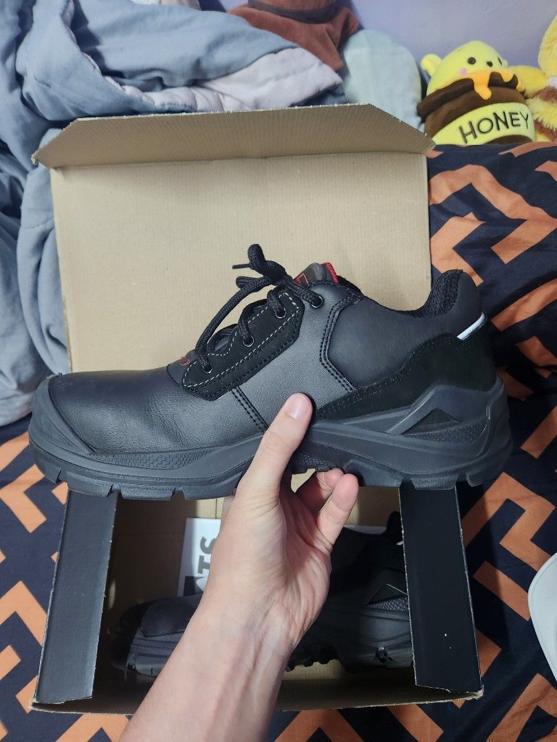 More than safety safety boots size 44 and safety helmet