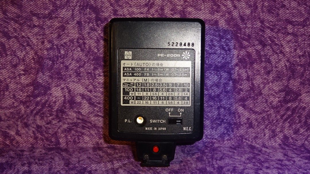 National PE-200S film camera flash (Category: Flashes) located in Paranaque City. Submitted by kutoi.ancheta (Listing ID 1272835610, Image 2). Description: National PE-200S film camera flash ₱900 ✅ hot shoe mount ✅ uses 4x AA batteries! (excluded) ✅ 6/10 cosmetics with signs of use! condition: seems to be functioning! ☝️trigger voltage and compatibility your responsibility! As is only! Defects included! no warranties! pm for inquiries. #nationalc