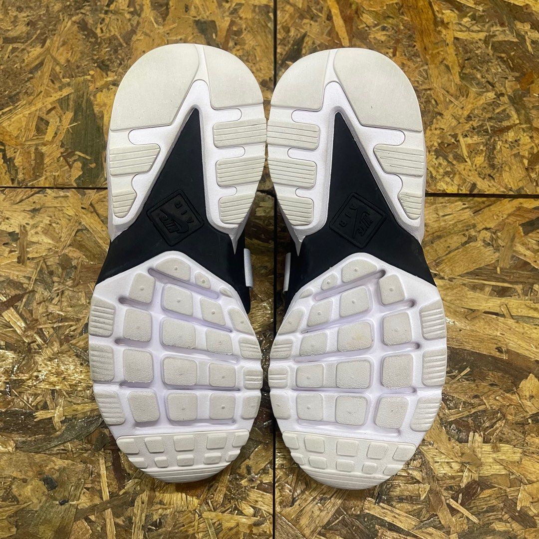 Nike Huarache Women s Fashion Footwear Sneakers on Carousell