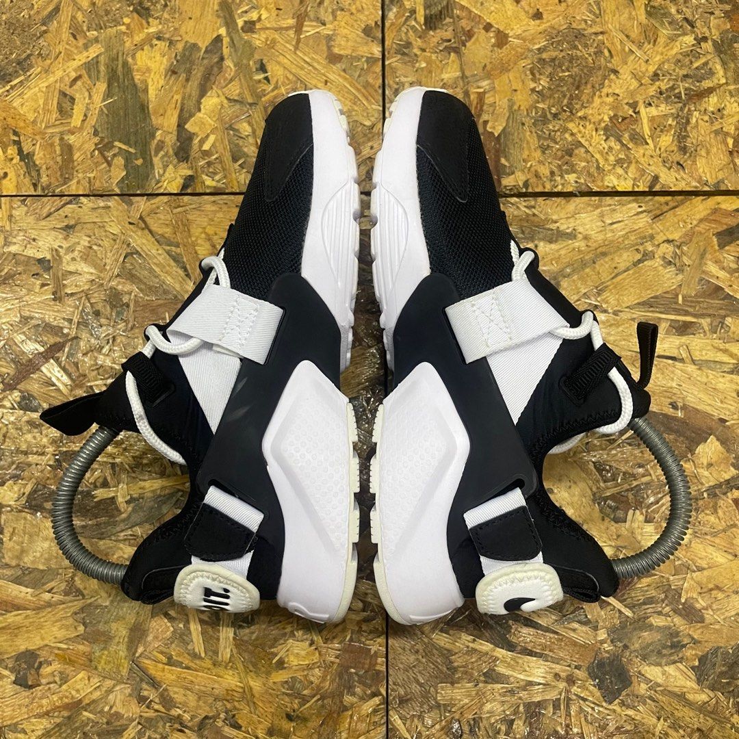 Nike Huarache Women s Fashion Footwear Sneakers on Carousell