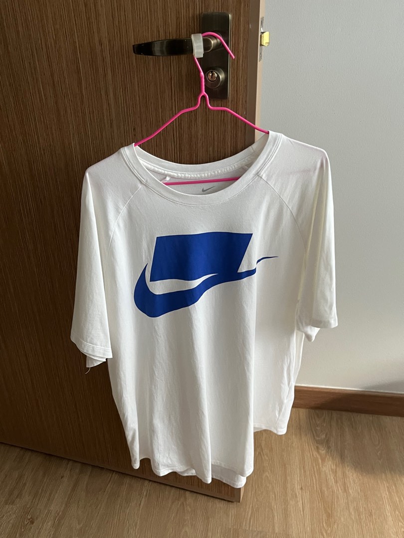 White nike shirt online with blue swoosh