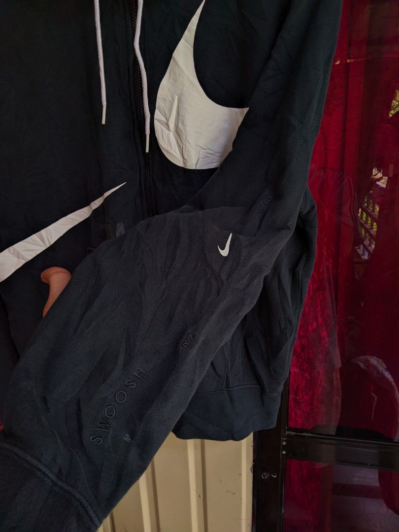 Nike wrap hotsell around jacket
