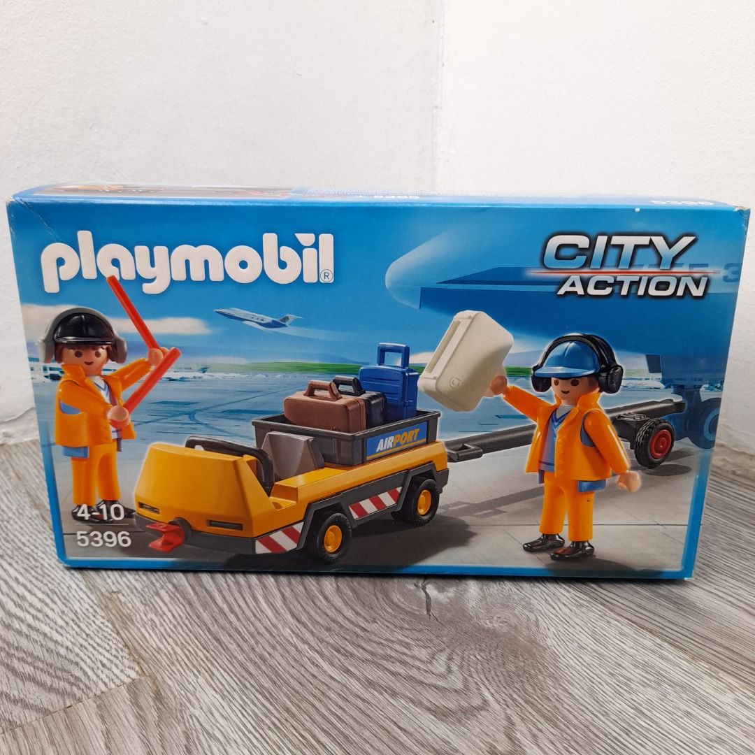 PlayMobil City Action 5396 Aircraft Tug with Ground Crew Hobbies