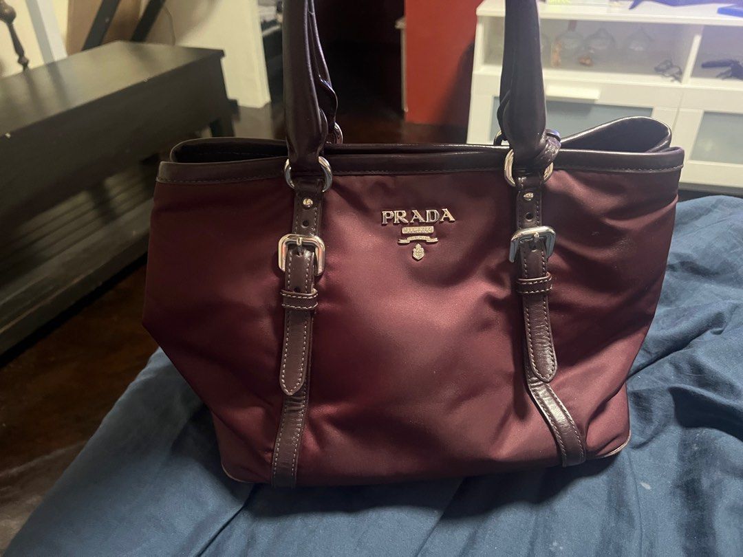Prada Nylon Bag (Category: Luxury Bags & Wallets) located in Pasay City. Submitted by mariadonnakylebecker (Listing ID 1272789012, Image 3). Description: .