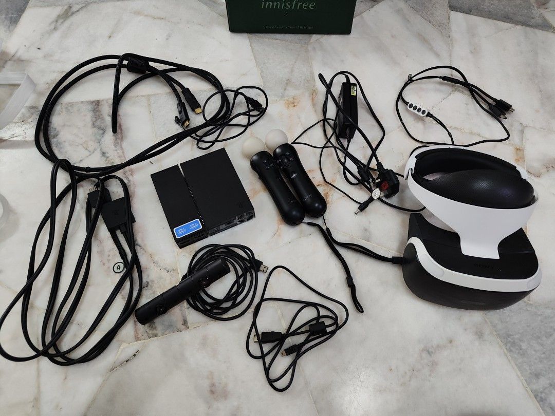 Psvr model 1 with 2 move Video Gaming Video Game Consoles