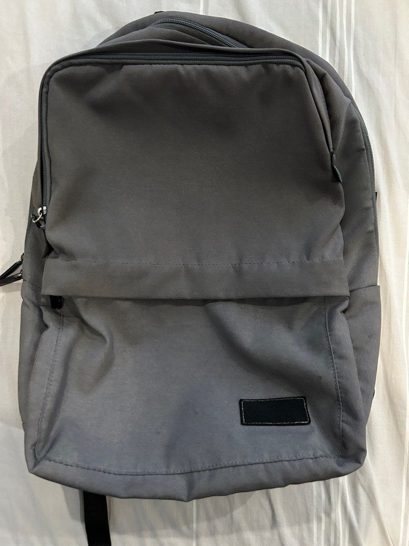 Samsonite Backpack Grey (pre loved) (Category: Backpacks) located in Manila. Submitted by chuakennethh (Listing ID 1272681276, Image 1). Description: Bought at Php 8,000. Used for a few years. Notes: 2 replaced zippers, outside logo not visible. Rfs: New bag +Notes: completely functional. Water resistant, but not waterproof. Outside is not, but inside is. Laptop compartment best for 14in. .