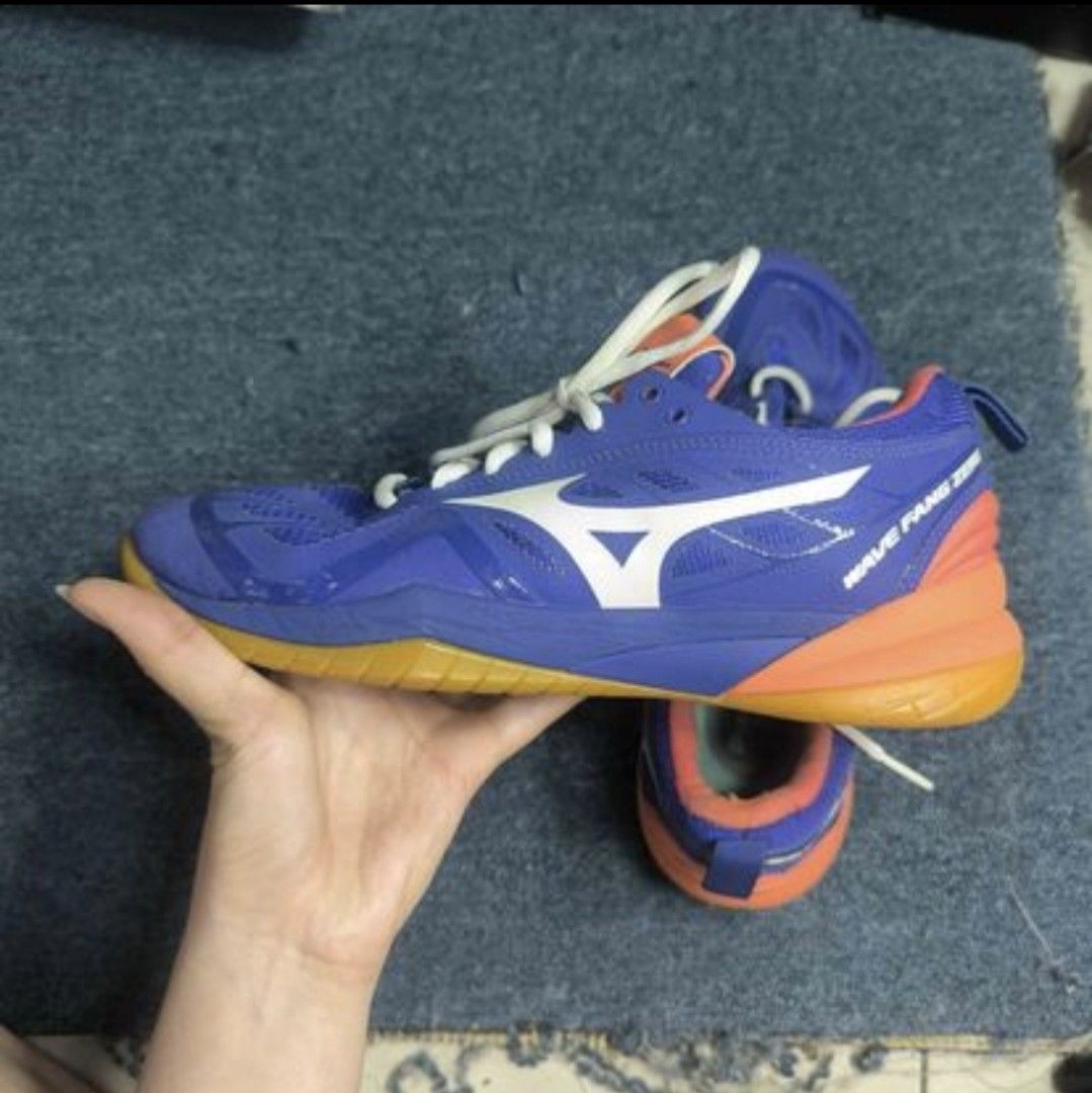 Sepatu deals badminton mizuno