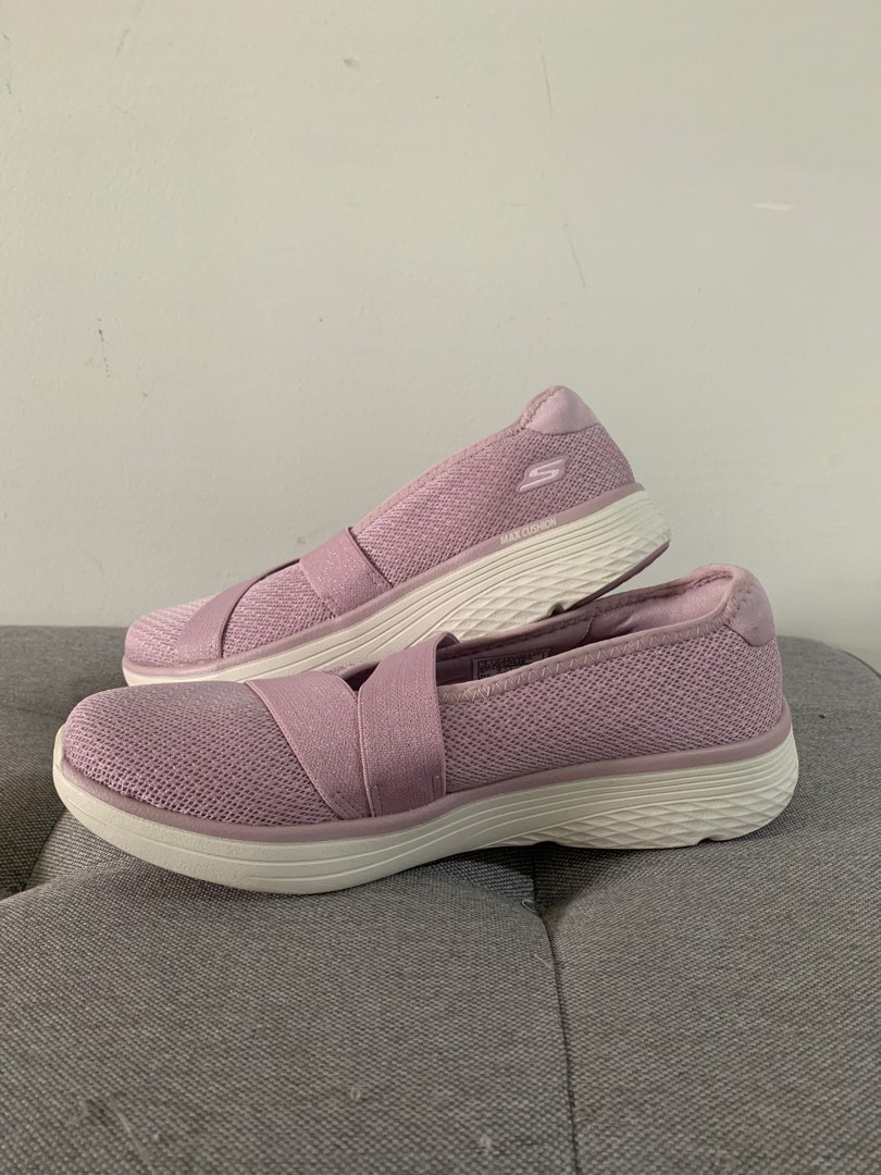 Skechers gomax hotsell