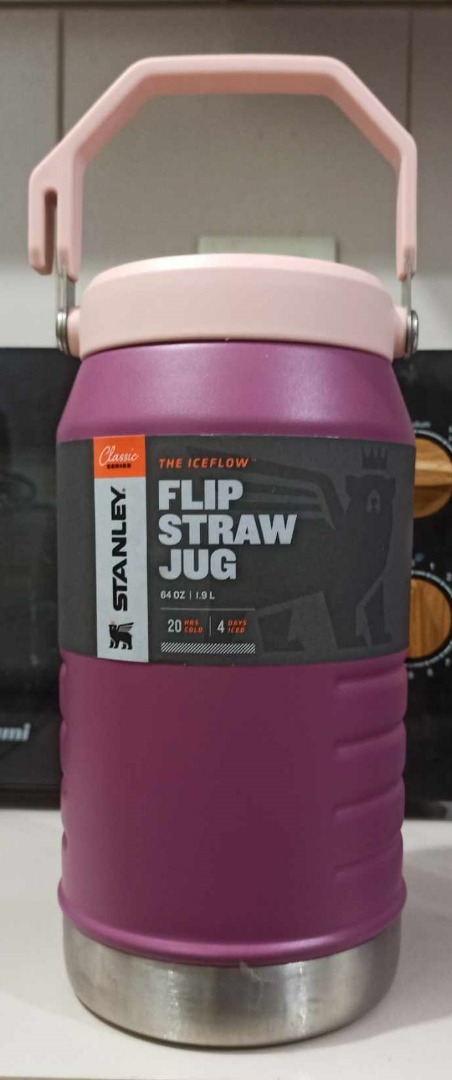 Stanley The IceFlow Flip Straw 64 oz. Jug in Raspberry